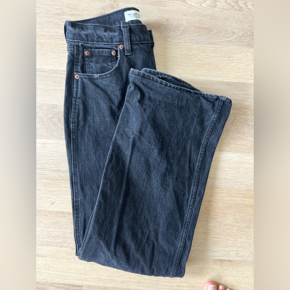 Abercrombie 90’s Relaxed Ultra High Rise Jeans